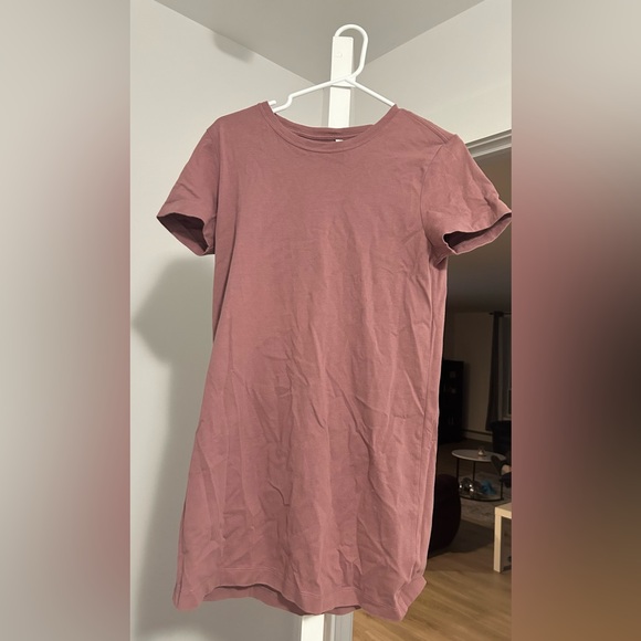 🎀 ARITZIA BABATON T-Shirt Dress - Picture 2 of 3